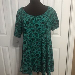 Lularoe Perfect T - Medium